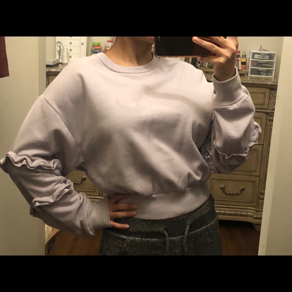 Lilac ruffled sleeve crop sweater